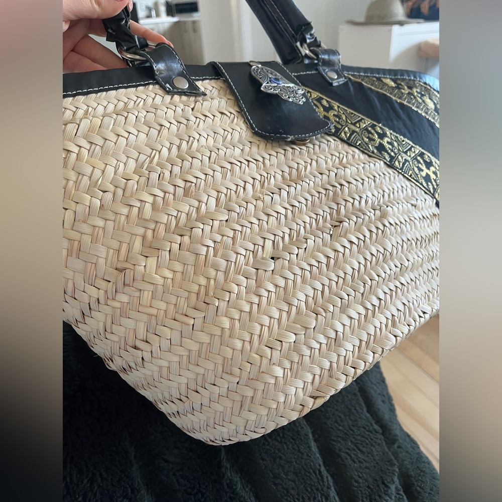 Woven Straw Tote - Picture 2 of 9
